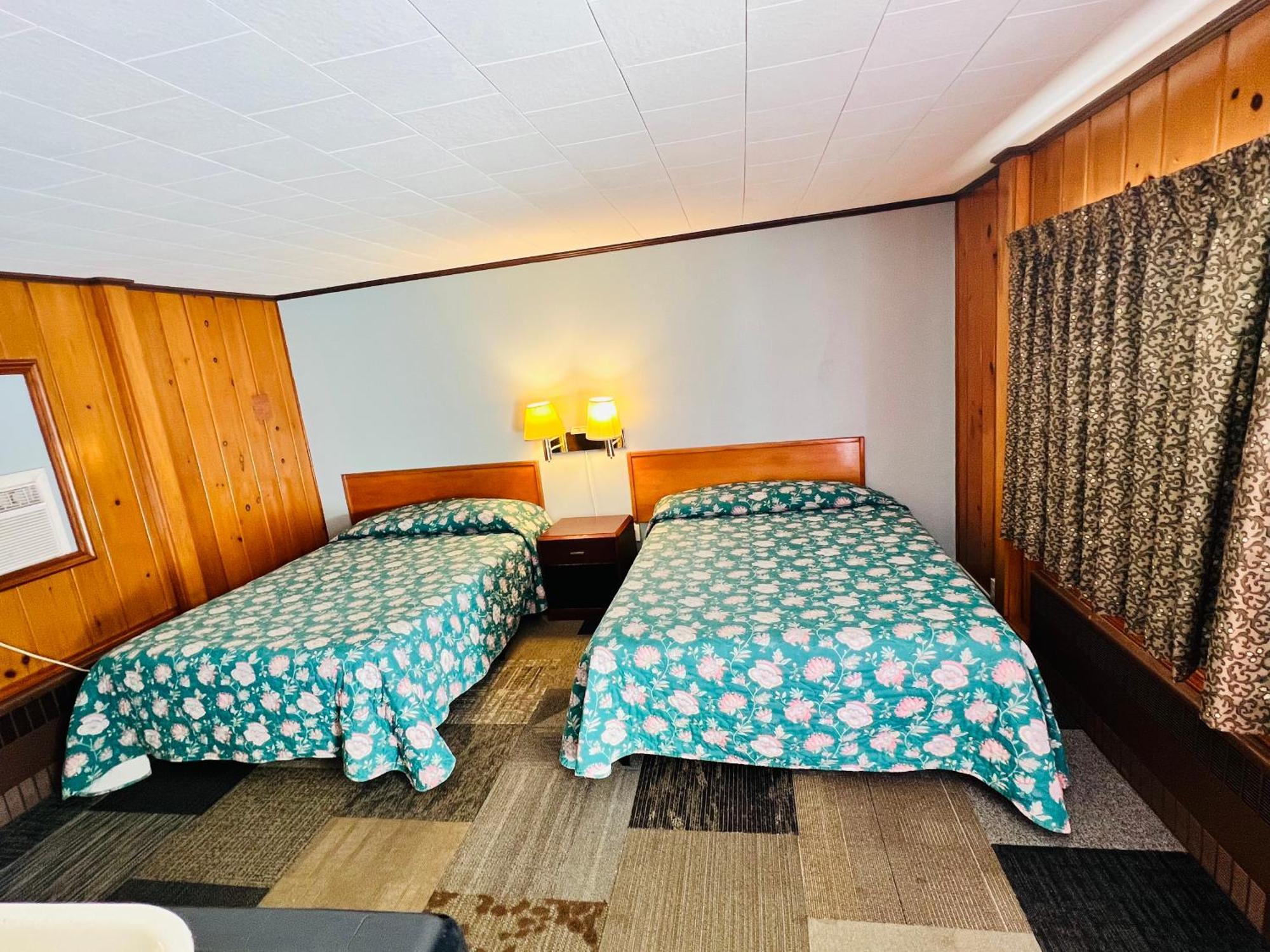 Sun N Snow Hotel Кадиллак Экстерьер фото
